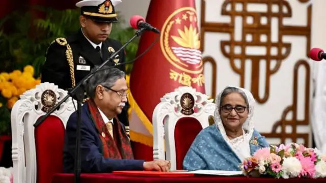 সাবেক প্রধানমন্ত্রী শেখ হাসিনার সাথে বর্তমান রাষ্ট্রপতি।