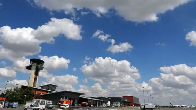 फ़्रांस में उतारा गया विमान