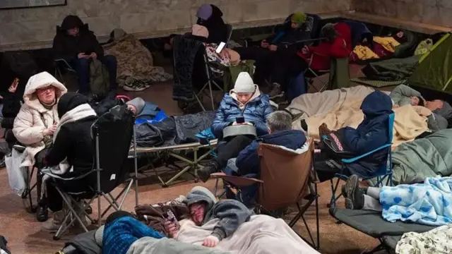 Сүрөттө: Киев метросундагы түн
