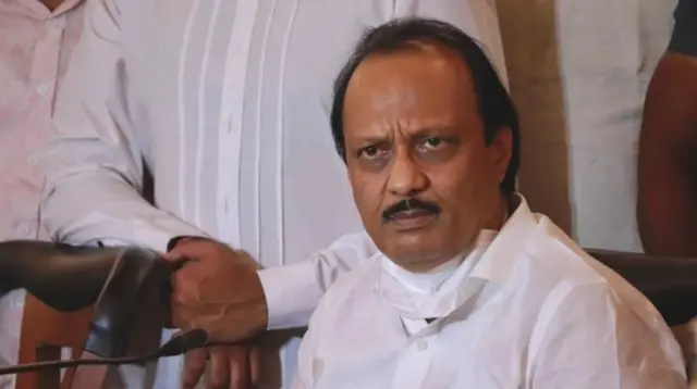 अजित पवार 