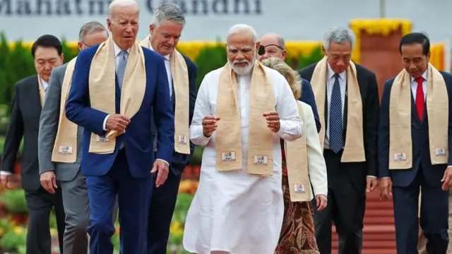 जी-20 के नेताओं के साथ प्रधानमंत्री नरेंद्र मोदी.