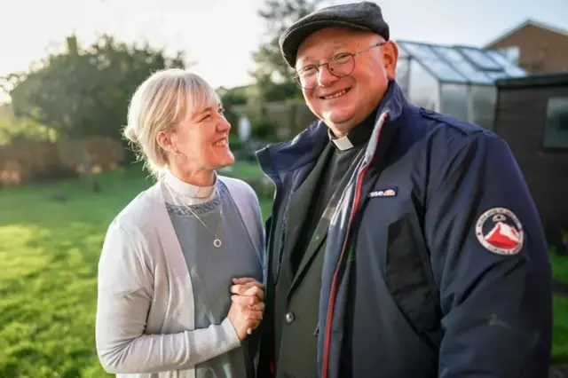 La nonne et le moine mariés.