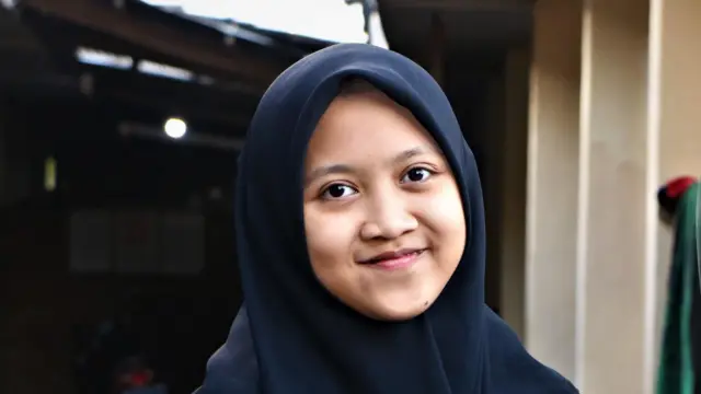 Maryam lahir di pengungsian di Wisma Transito, Mataram, NTT.