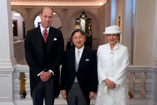 Принц с японскими императором и императрицей