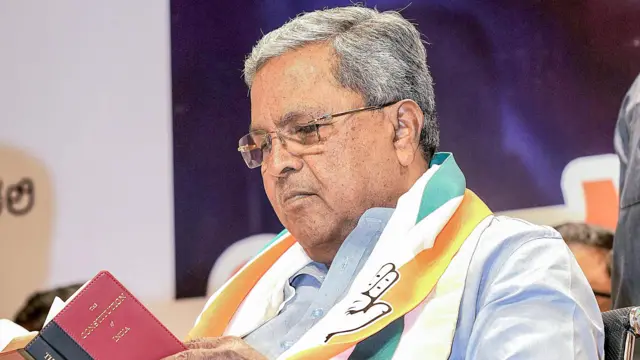 कर्नाटक के मुख्यमंत्री म की तस्वीर