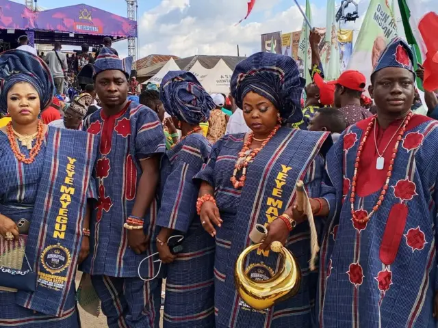 Awọn to n kopa nibi ayẹyẹ ọdun Ọlọjọ wọ aṣọ oke 