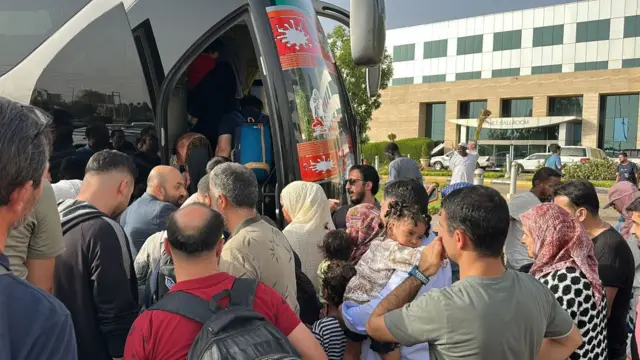 খার্তুম থেকে তুর্কী নাগরিকদের সরিয়ে নেওয়া হচ্ছে