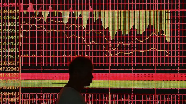 'व्हॉट वेंट राँग विद कॅपिटॅलिझम' या आपल्या पुस्तकात रुचिर शर्मा भांडवलशाही मजबूत करण्यासाठी लोकशाहीची गरज असल्याचं सांगतात.