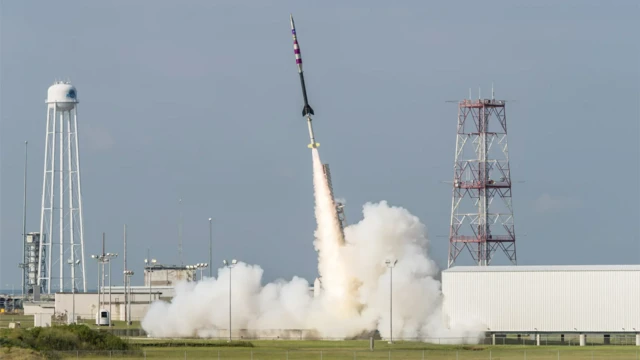 موشکی در حال پرتاب