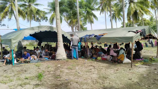 Pengungsi Rohingya berada di tempat penampungan sementara di Pidie, Aceh.