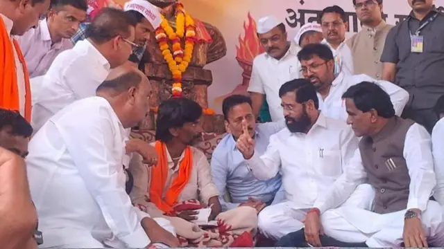 मुख्यमंत्री आणि मनोज जरांगे 