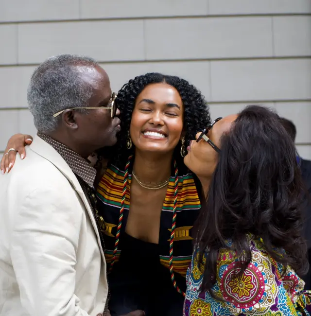 ለለዳ በራኺ ምስ ወለዳ