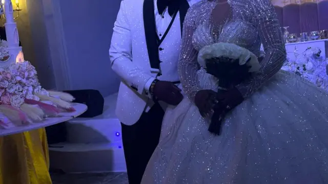 Foto si agbamakwụkwọ nwaada ahụ