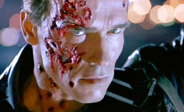 Arnold Schwarzenegger como Terminator