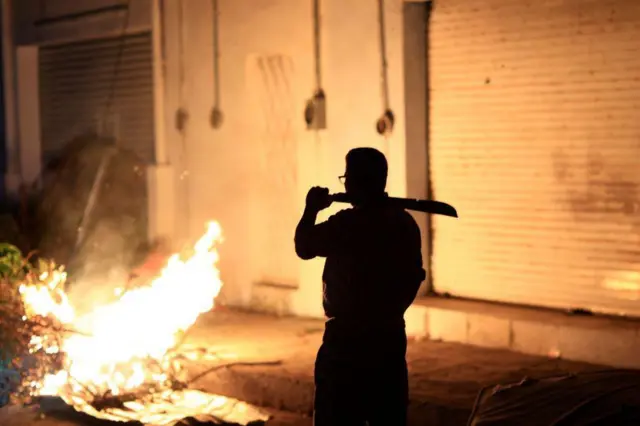 అకాపుల్కో లో తుపాను బీభత్సం