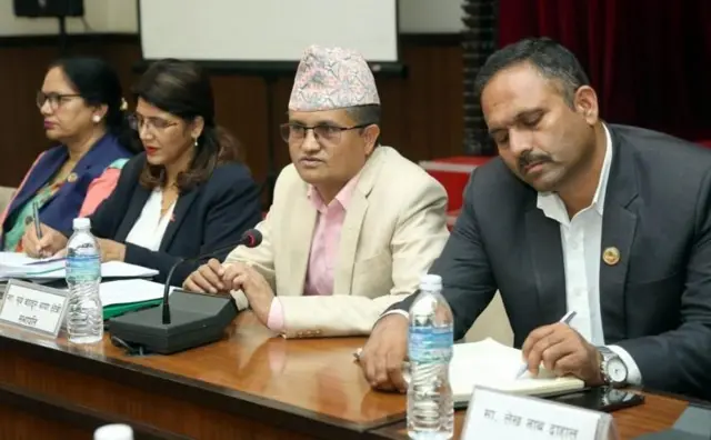 सहकारी अपचलनको संसदीय छानबिन समितिको नेतृत्व एमालेका सूर्य थापाले गरेका थिए