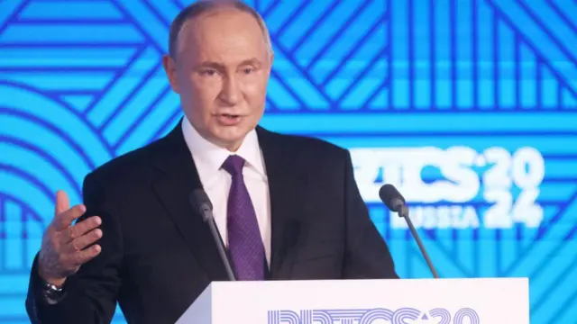 Путинди Лукашенкодой жакын билген саясатчы аз