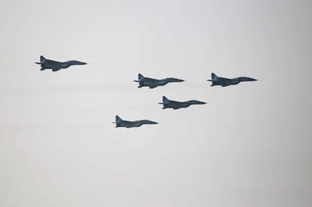 ၂၀၂၂ ခုနှစ် မတ် ၂၇ရက်ပြပွဲမှာ လေတပ်အင်အားပြသတဲ့မြင်ကွင်း