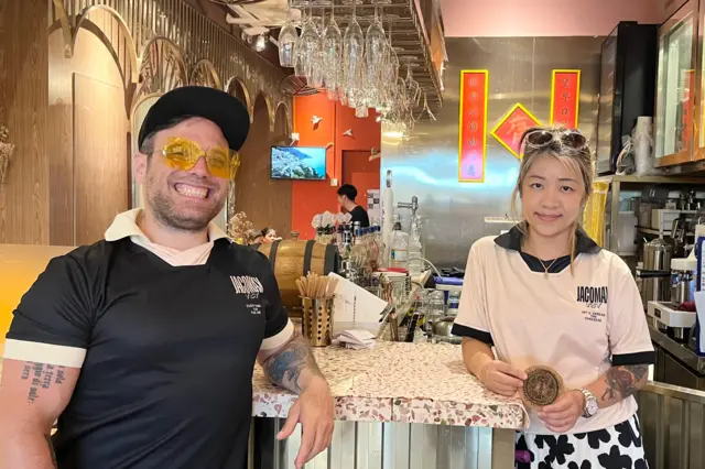 披萨店JACOMAX老板Jacopo和太太Celine。