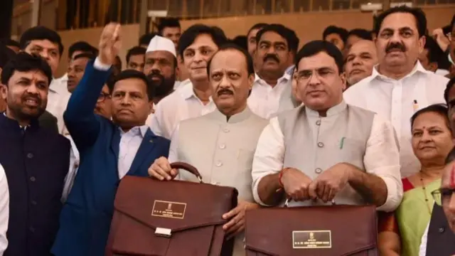 अर्थमंत्री अजित पवार