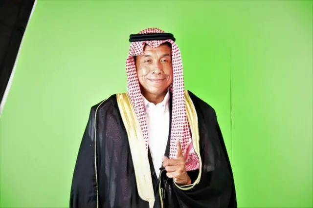 ชัชชาติในชุดอาหรับ