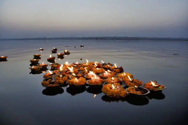 ganga river kasi varanasi tamil hinduism ritual