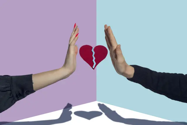 Maxay tahay sababta ay haweeneyda uga baxday ballanta guurka?