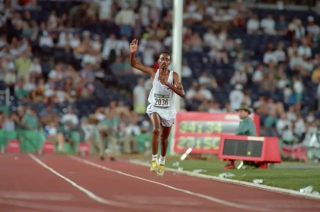 1만미터 달리기 경기에서 예선전을 치르고 있는 아부 마라힐 