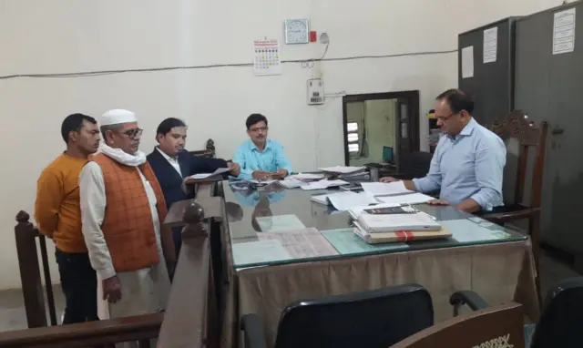 नामांकन