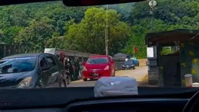 ဝတပ်ထိန်းချုပ်ထားတဲ့ ဟိုပန်ဖောင်ဆိပ်ဂိတ်