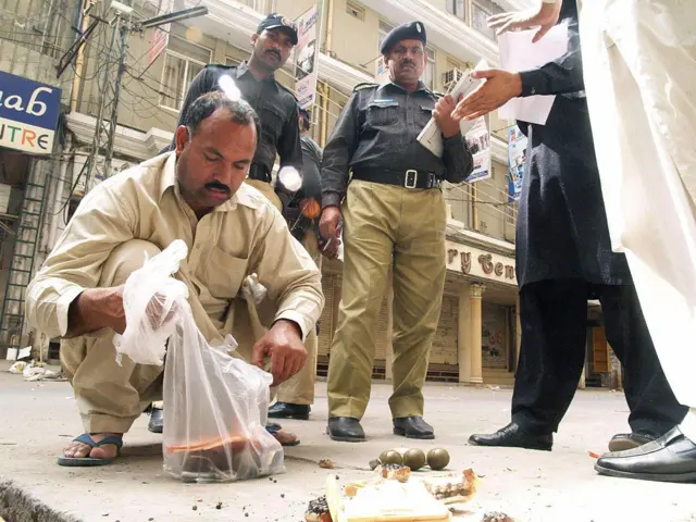 2009- लाहौर में श्रीलंकाई टीम की बस पर आतंकी हमले के बाद पाकिस्तान से छिनी थी संयुक्त मेज़बानी