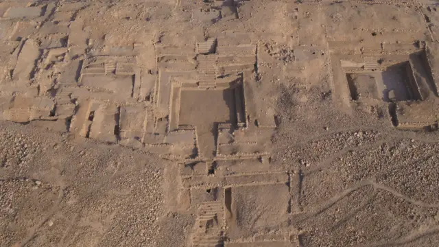 پنیکو در نزدیکی کارال، قدیمی‌ترین تمدن شناخته شده در قاره آمریکا، قرار گرفته است.