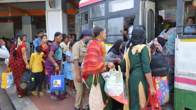 బస్సులు, మహిళలు