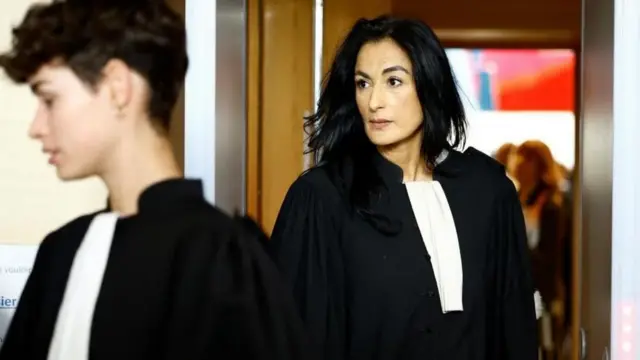 बचाव पक्षाच्या वकील नादिया एल बॉऊरोमी यांची जिसेले पॅलिकोट यांच्या वकिलांसोबत कोर्टात अनेक वादविवाद झाले