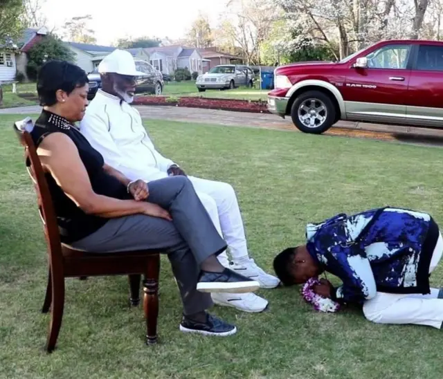 મૉરિસ એપ્રિલ 2022માં પોતાના પિતાને પહેલી વખત મળવા માટે અલાબામા ગયા હતા