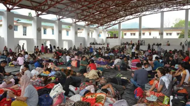 সেনাবাহিনী আর কেন্দ্রীয় বাহিনী ১১ হাজার মানুষকে উপদ্রুত এলাকাগুলি থেকে সরিয়ে এনেছে