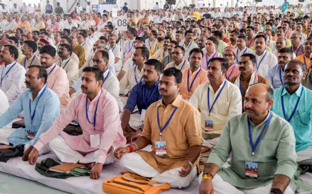 बेंगलुरु में आयोजित आरएसएस की अखिल भारतीय प्रतिनिधि सभा की बैठक में संघ के स्वयंसेवक