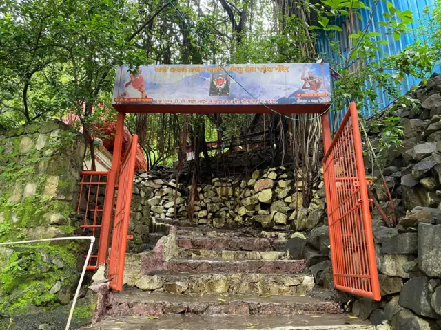 मंदिरातील सेवकांचा महिलेवर सामूहिक बलात्कार आणि खून; बेलापूरची महिला शिळफाट्याला का आणि कशी गेली?