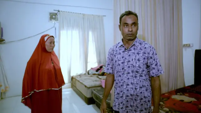 Kabir dan Rohana berharap dapat dipindahkan ke negara ketiga. 