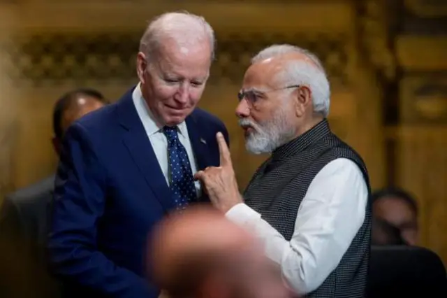 Minisitiri w'intebe Narendra Modi w'Ubuhinde (iburyo) aganira na Perezida Joe Biden