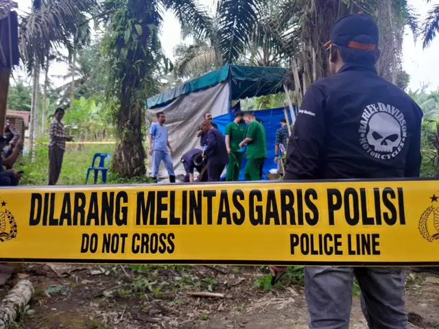 Ekshumasi makam Rindu Syahputra Sinaga.