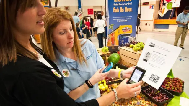 အမေရိကန်ပြည်ထောင်စု မေရီလန်းပြည်နယ်မှာ အစားအစာ ဘေးကင်းလုံခြုံရေးအတွက် FSIS အဖွဲ့က ပညာပေးလုပ်နေစဥ်