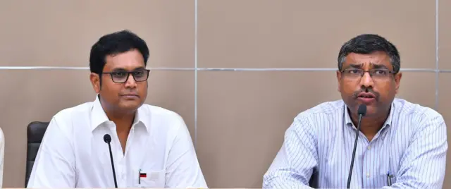 ஃபாக்ஸ்கான் வருவதில் குழப்பம் ஏன்?