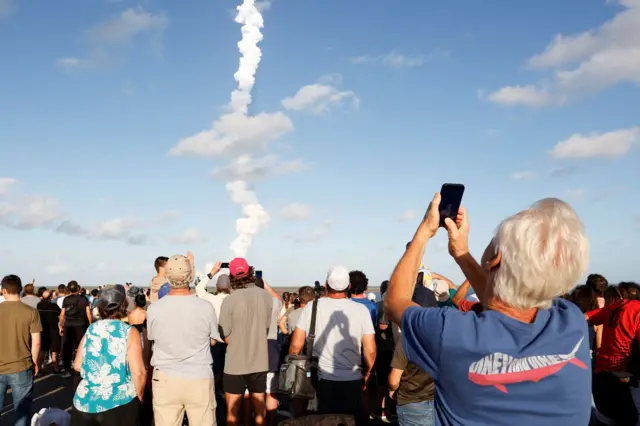 आर्टेमिस 2 चा चंद्रप्रवास