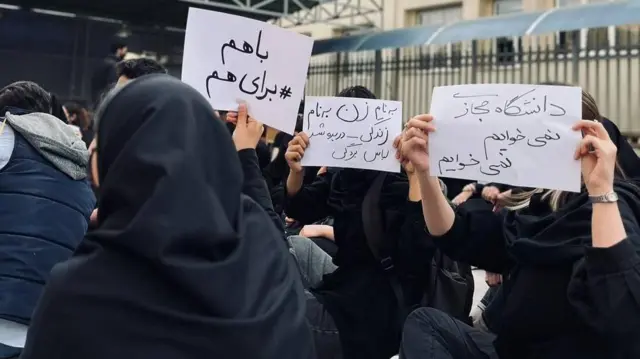 تحصن دانشجویان دانشگاه علم و فرهنگ، تهران، چهارشنبه ۱۱ آبان ۱۴۰۱