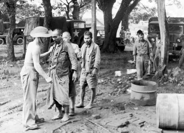 တောင်ငူ-ပဲခူးလမ်းမှာ ဗြိတိသျှ ဖမ်းမိတဲ့ ဂျပန်သုံ့ပန်းများ