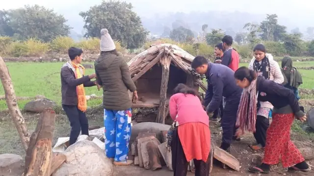 सुदूरपश्चिममा छाउगोठ भत्काउँदै स्थानीयवासी