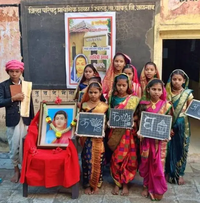 जळगावमधील यावल तालुक्यात पिंपरुड जिल्हा परिषद शाळेतही सावित्री उत्सव साजरा करण्यात आला.
