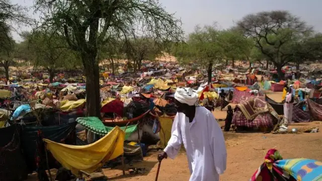 Makumi ya maelfu ya watu wamekimbia mzozo huo hadi nchi jirani ya Chad