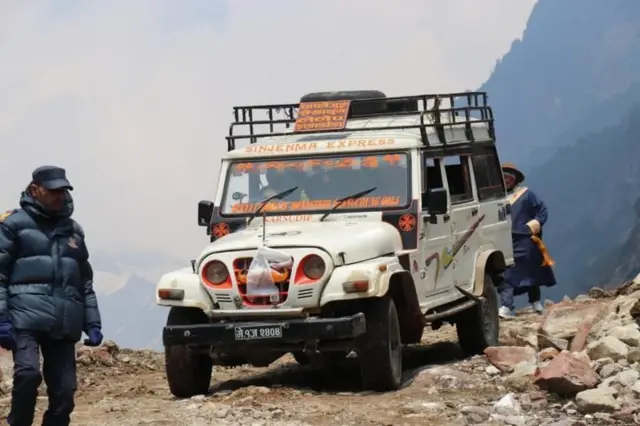 हालै ओलाङचुङगोलामा सवारी साधन पुगेको थियो